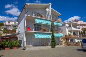 Отель Apartments Jure  Трогир